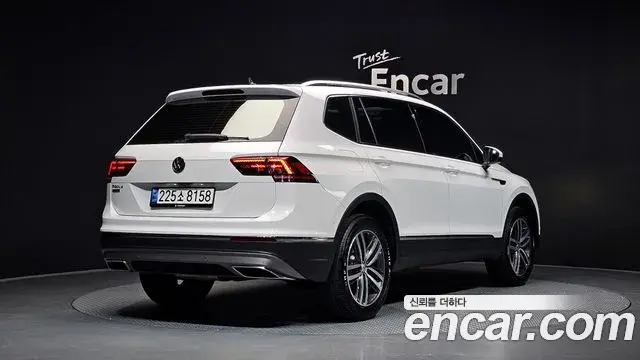 Volkswagen Tiguan Allspace 2020 — Фото 2/20