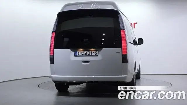 Hyundai Staria 2025 — Photo 4/20