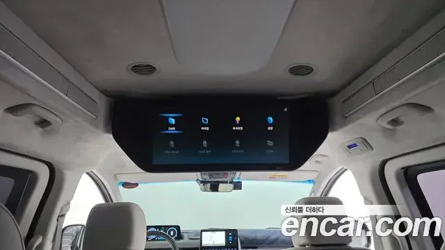 Hyundai Staria 2025 — Photo 13/20