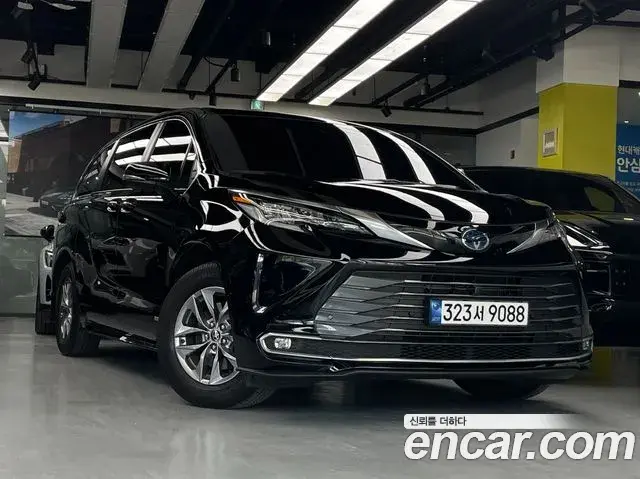Toyota Sienna 2021 — ფოტო 7/20