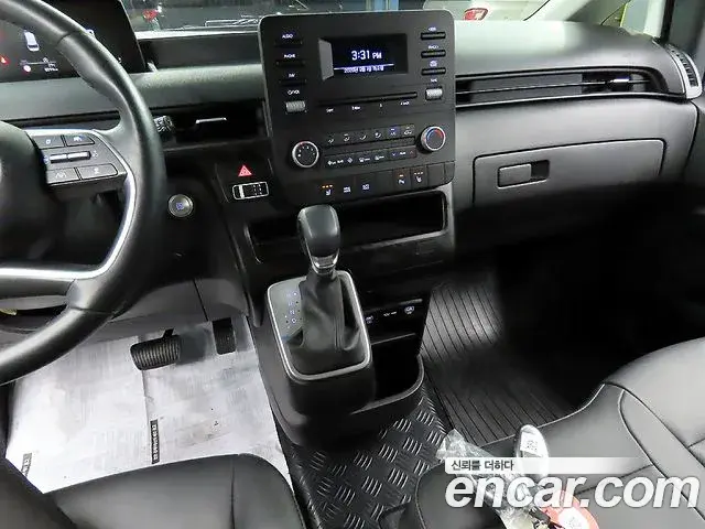 Hyundai Staria 2025 — Фото 11/20