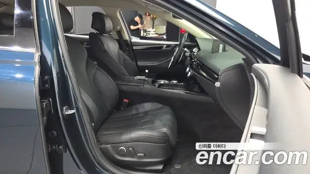 Genesis Electrified G80 2023 — Photo 11/20