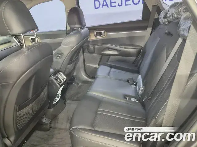Kia Sorento 2022 — Photo 8/20