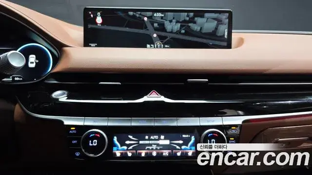 Genesis Electrified G80 2023 — Photo 15/20