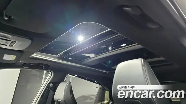 Toyota Camry 2025 — Photo 9/33