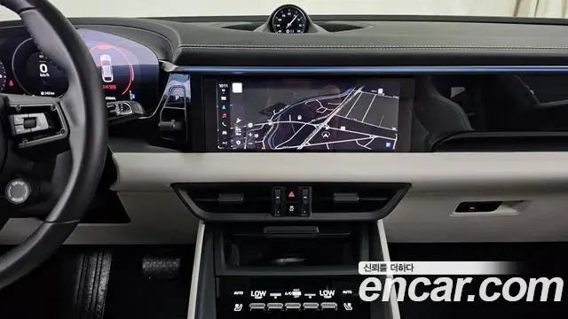 Porsche Macan EV 2025 — ფოტო 3/21