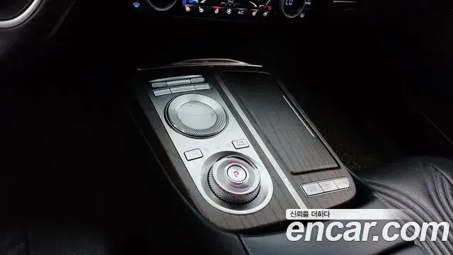 Genesis Electrified G80 2021 — Photo 7/20