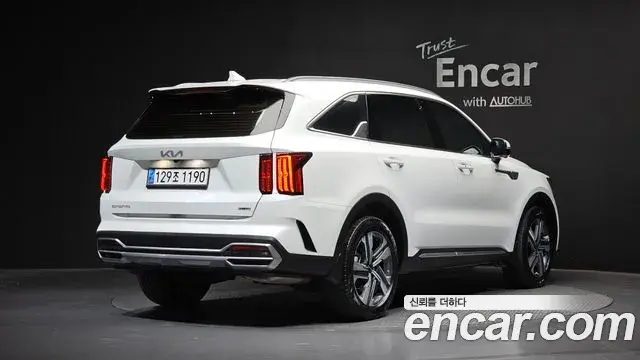 Kia Sorento 2023 — Фото 2/20