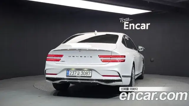Genesis Electrified G80 2024 — Photo 4/20