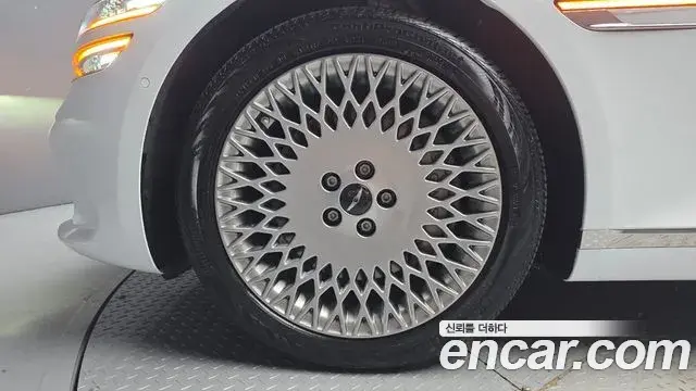 Genesis Electrified G80 2024 — Photo 5/20