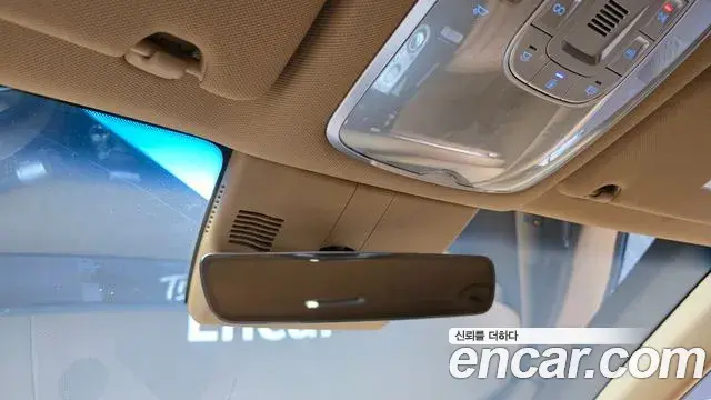 Genesis Electrified G80 2024 — Photo 17/20