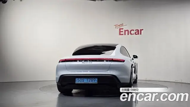 Porsche Taycan 2021 — Şəkil 27/36
