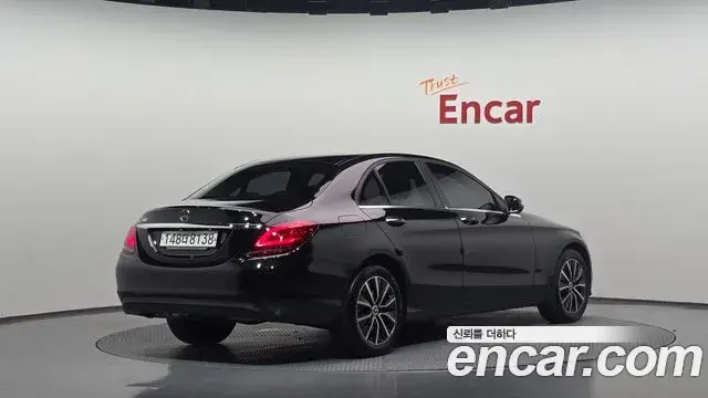 Mercedes-Benz C-Class 2019 — Фото 2/20