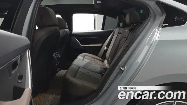 BMW 5 Series 2024 — Photo 12/20