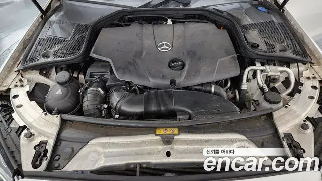 Mercedes-Benz C-Class 2018 — Photo 5/20