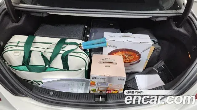 Mercedes-Benz C-Class 2018 — Photo 19/20