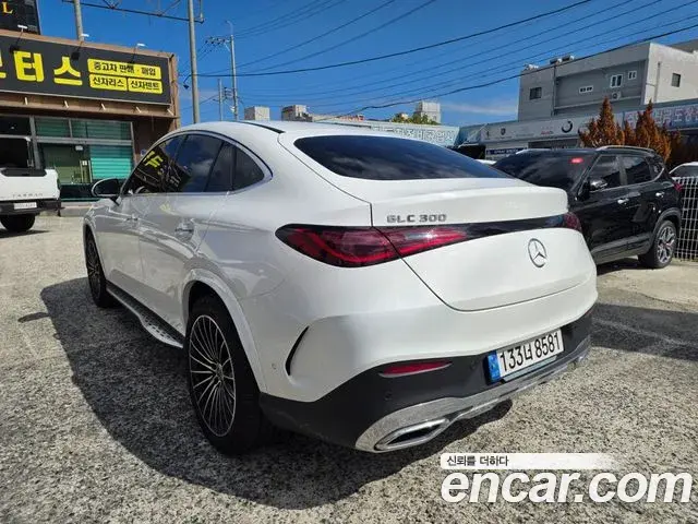 Mercedes-Benz GLC-Class 2024 — Photo 2/17