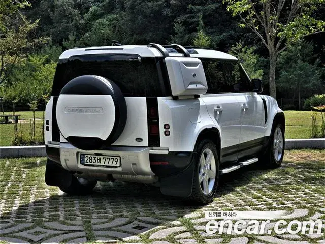 Land Rover Defender 2020 — Фото 1/20