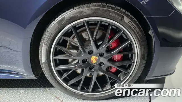 Porsche Panamera 2019 — Photo 5/20