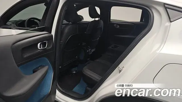 Volvo C40 Recharge 2024 — ფოტო 19/34