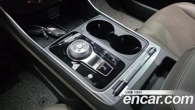 Kia Carnival 2024 — Photo 9/20