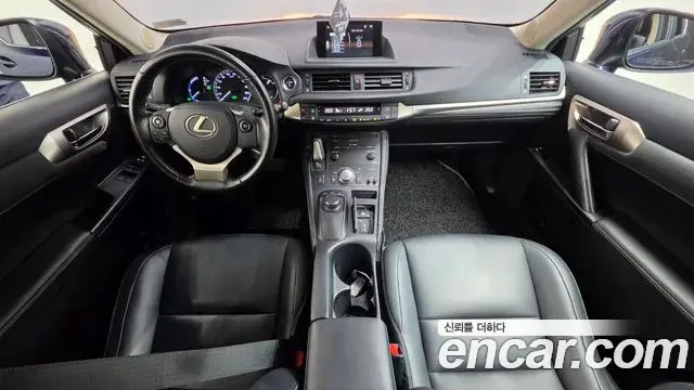Lexus CT200h 2018 — Photo 7/20