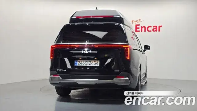 Kia Carnival 2024 — Şəkil 31/37