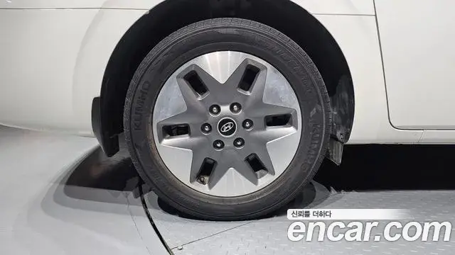 Hyundai Staria 2023 — Photo 5/20