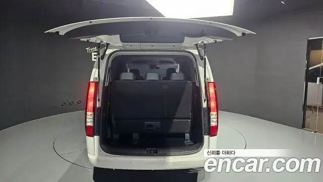 Hyundai Staria 2023 — Photo 20/20