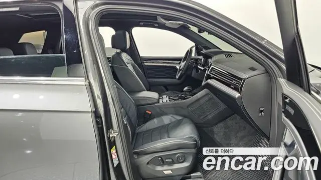Volkswagen Touareg 2024 — Şəkil 32/50