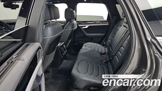 Volkswagen Touareg 2024 — Şəkil 31/50
