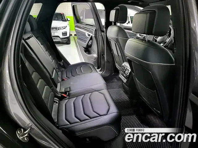 Volkswagen Touareg 2024 — Şəkil 29/50