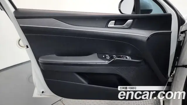 Kia K5 2024 — Photo 8/32