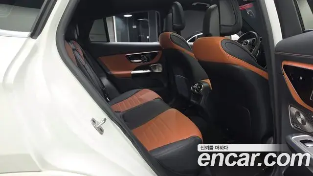 Mercedes-Benz GLC-Class 2023 — Фото 12/20