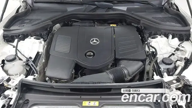 Mercedes-Benz GLC-Class 2023 — Photo 6/19