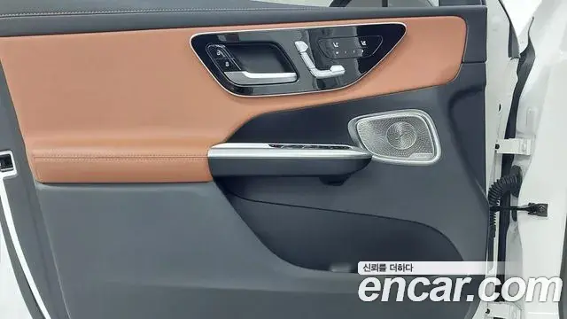 Mercedes-Benz GLC-Class 2023 — Photo 15/19