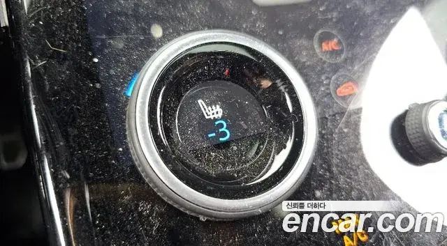 Land Rover Range Rover Velar 2018 — Şəkil 11/20