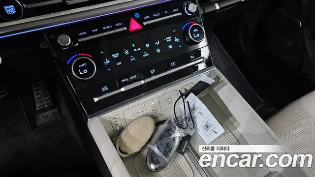 Hyundai Santa Fe 2024 — Фото 16/20
