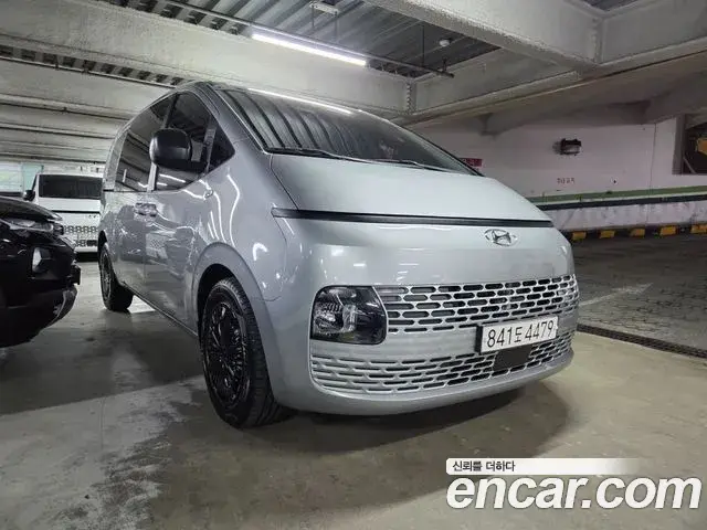 Hyundai Staria 2022 — Photo 9/20