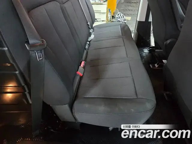 Hyundai Staria 2022 — Photo 16/20