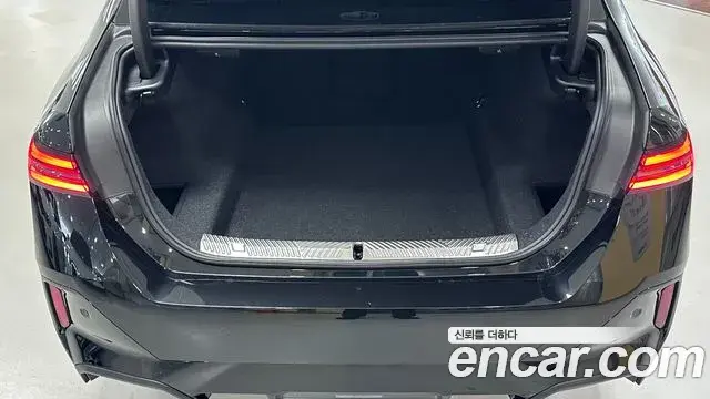 BMW 5 Series 2025 — Photo 19/20