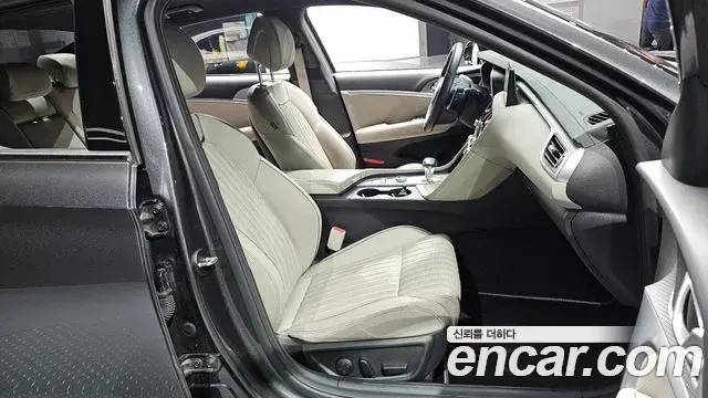 Genesis G70 2021 — Şəkil 34/35