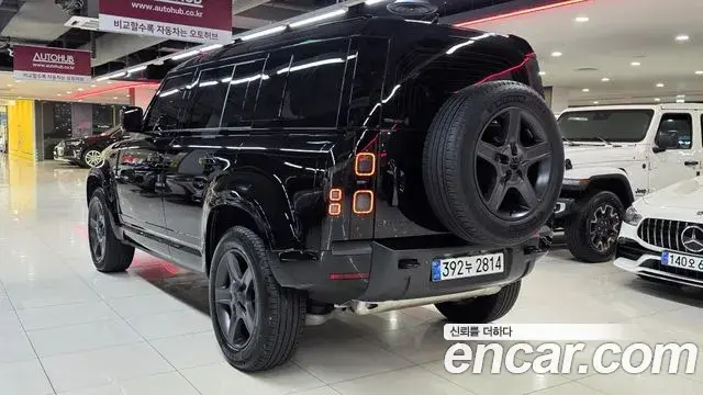 Land Rover Defender 2025 — Photo 6/20