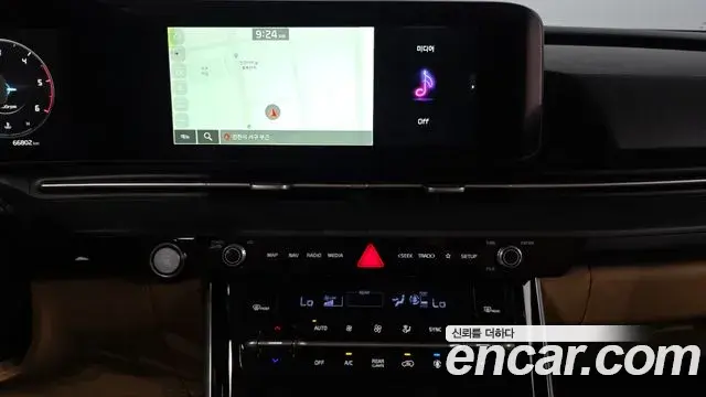 Kia Carnival 2022 — Photo 14/20