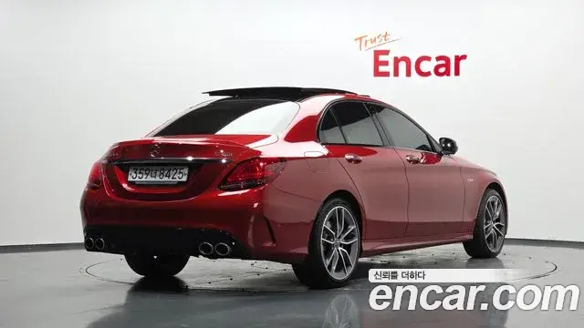 Mercedes-Benz C-Class 2019 — Photo 2/20
