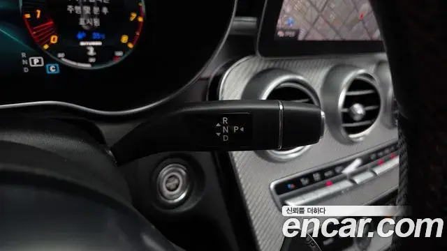 Mercedes-Benz C-Class 2019 — Photo 9/20