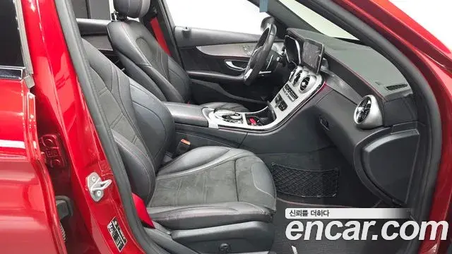 Mercedes-Benz C-Class 2019 — Photo 11/20
