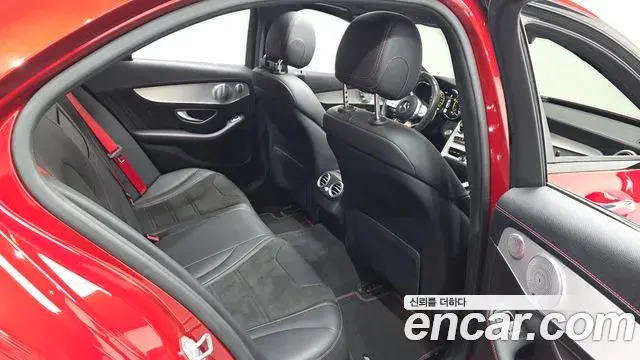Mercedes-Benz C-Class 2019 — Photo 12/20