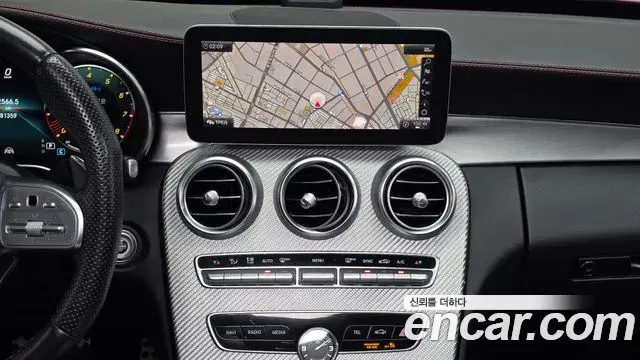 Mercedes-Benz C-Class 2019 — Photo 14/20