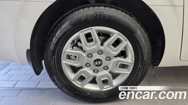 Hyundai Staria 2025 — ფოტო 5/20